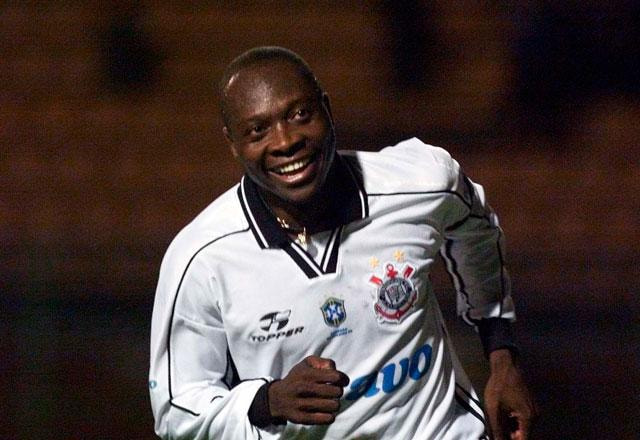 Imagem da noticia Benja e Mano prestam homenagem a Freddy Rincón
