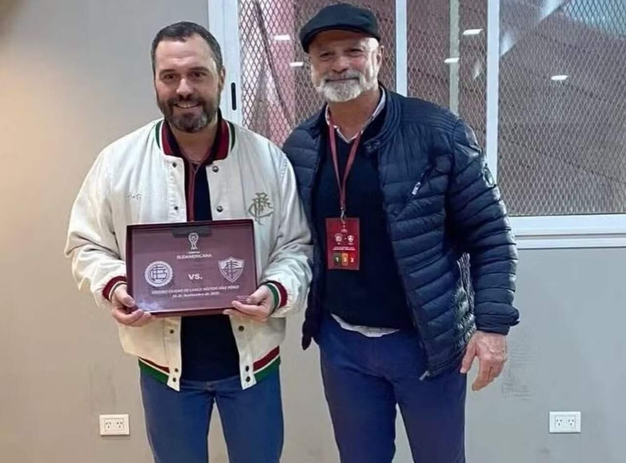 Imagem da noticia Lanús comete gafe e confunde Fluminense com clube do Acre