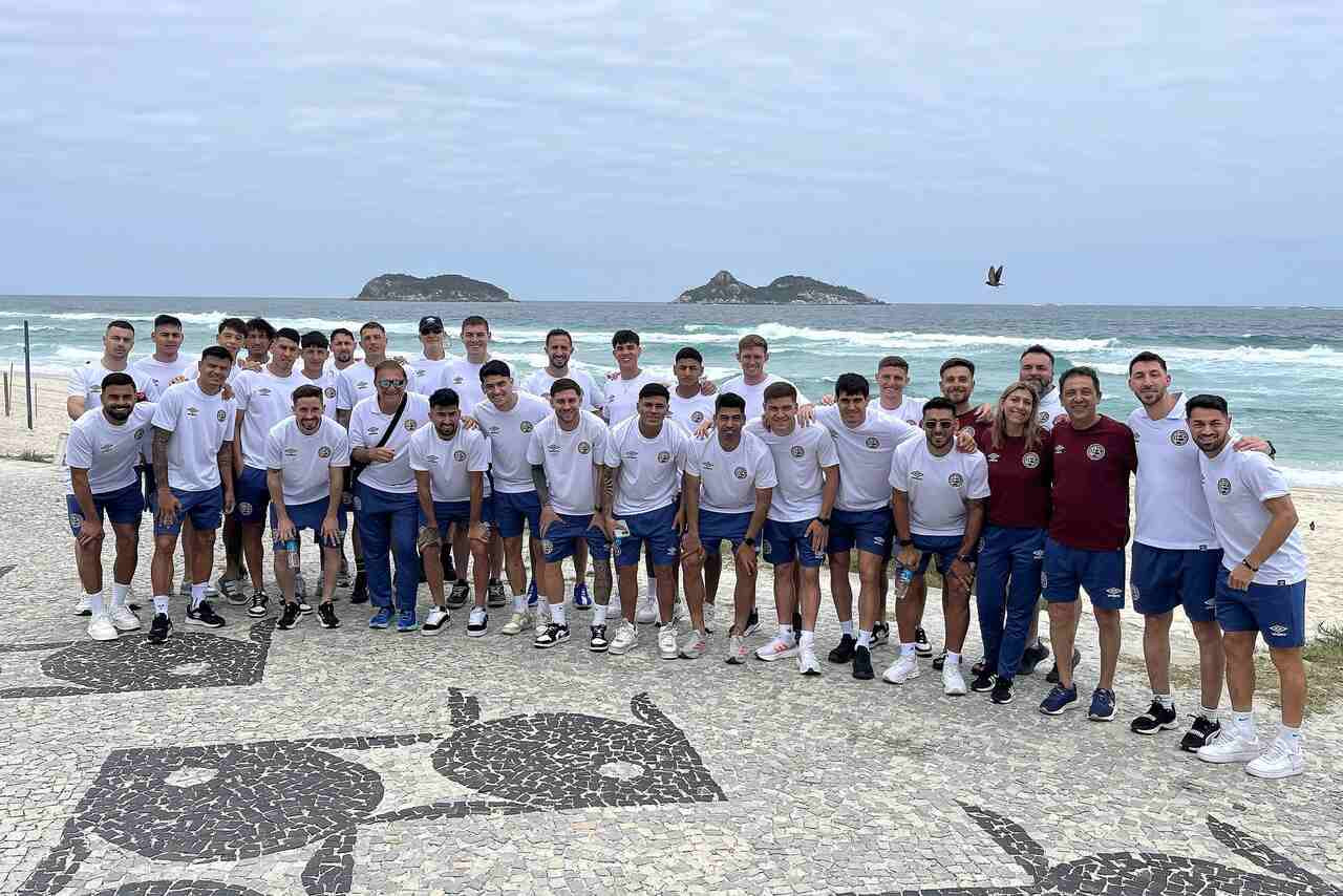 Imagem da noticia Jogadores do Lanús vão à praia no Rio antes de jogo contra o Fluminense