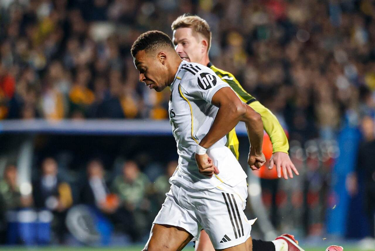 Imagem da noticia Mbappé faz hat-trick, e Real Madrid goleia Kairat na Champions