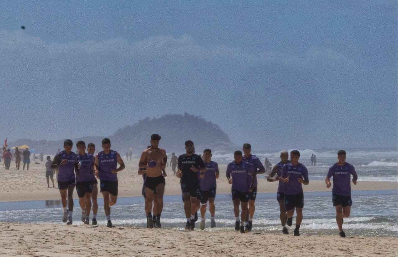 Imagem da noticia Racing treina na praia após derrota para o Flamengo: "Começamos a dar a volta"