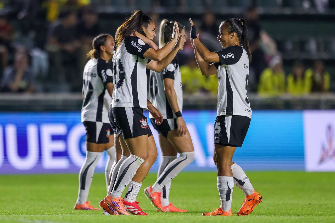 Imagem da noticia Corinthians elimina Ferroviária nos pênaltis e avança à final da Libertadores feminina