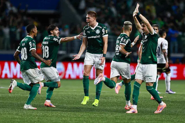 Palmeiras faz história, goleia a LDU e fará a final da Libertadores com o Flamengo Palmeiras faz história, goleia a LDU e fará a final da Libertadores com o Flamengo