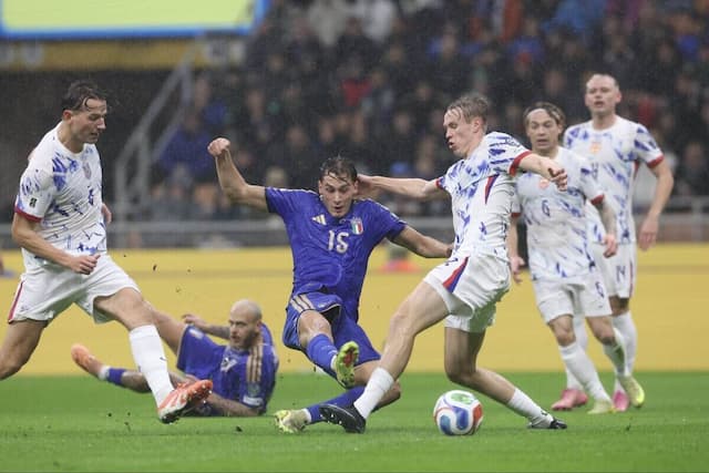 Imprensa da Itália detona novo fracasso nas Eliminatórias: "Verdadeira humilhação" Imprensa da Itália detona novo fracasso nas Eliminatórias: "Verdadeira humilhação"