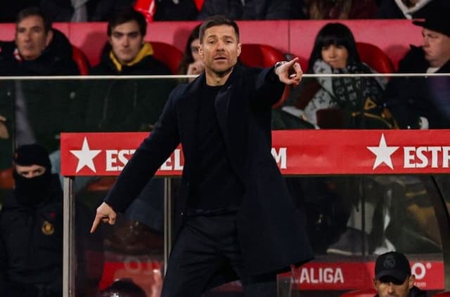 Real Madrid mantém confiança em Xabi Alonso apesar da sequência negativa Real Madrid mantém confiança em Xabi Alonso apesar da sequência negativa