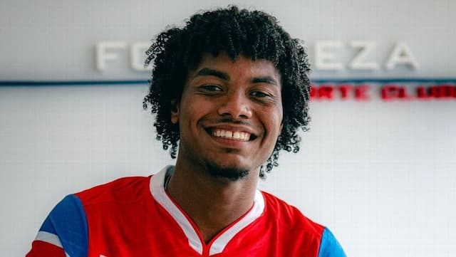 Fortaleza anuncia pacote de reforços com atacante do Vasco e lateral do Fluminense Fortaleza anuncia pacote de reforços com atacante do Vasco e lateral do Fluminense