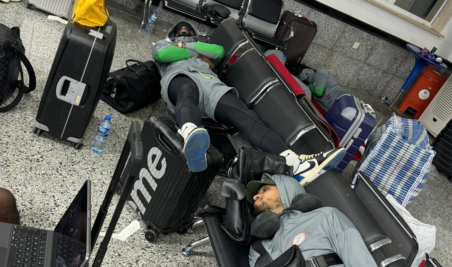 Imagem da noticia Seleção da Nigéria denuncia "prisão" no aeroporto da Líbia