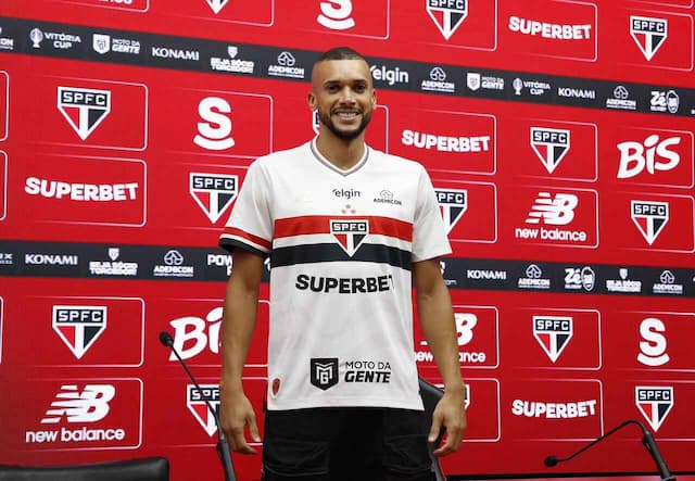Dória valoriza retorno ao São Paulo: "Jogador que pensa duas vezes está errado" Dória valoriza retorno ao São Paulo: "Jogador que pensa duas vezes está errado"