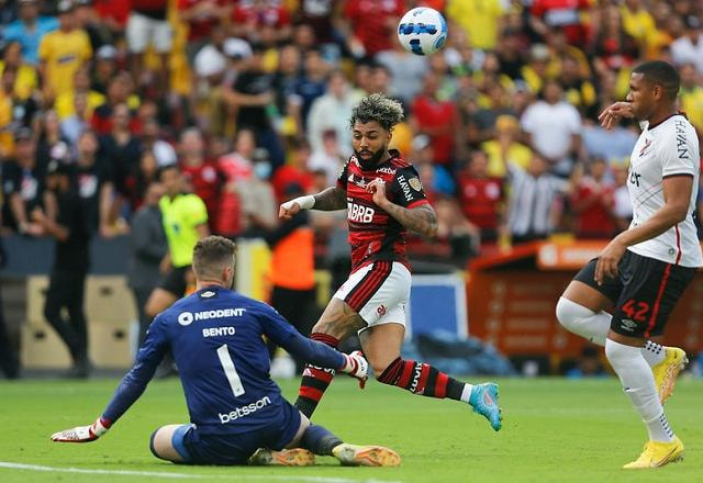 Imagem da noticia Gabigol é eleito melhor da final, e Pedro recebe prêmio de craque da Libertadores