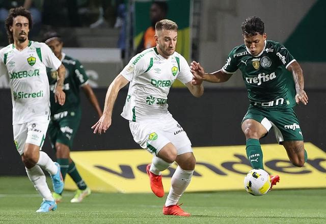 Imagem da noticia Palmeiras vence Cuiabá e abre vantagem na liderança do Brasileirão