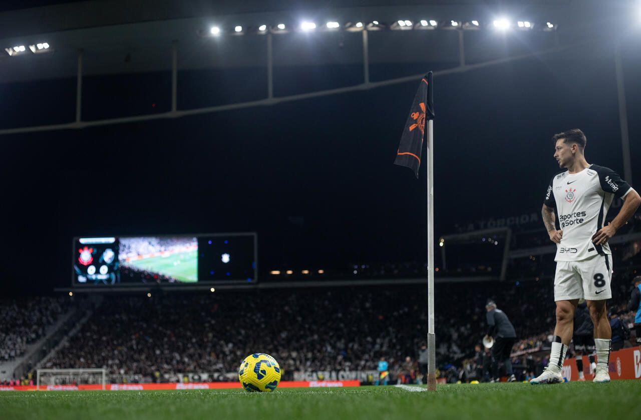 Imagem da noticia Corinthians escapa de suspensões e terá elenco completo para decisão no Maracanã