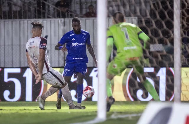 Com gol nos acréscimos, Cruzeiro vence Betim no Mineiro Com gol nos acréscimos, Cruzeiro vence Betim no Mineiro