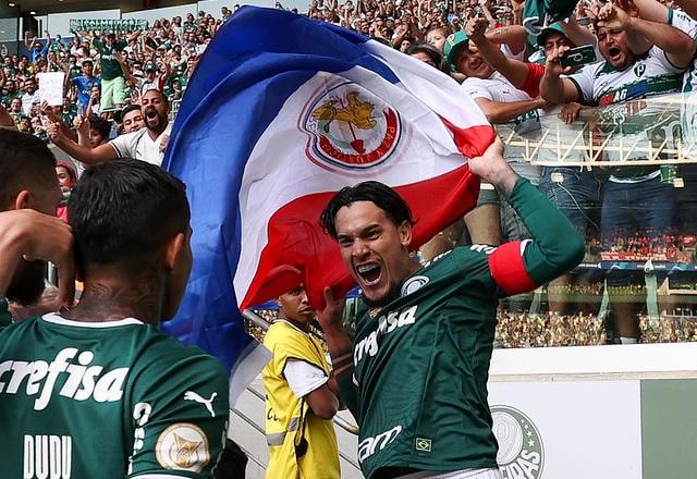 Imagem da noticia Gómez iguala recorde de Valdivia no Palmeiras: "Foi tudo muito natural"