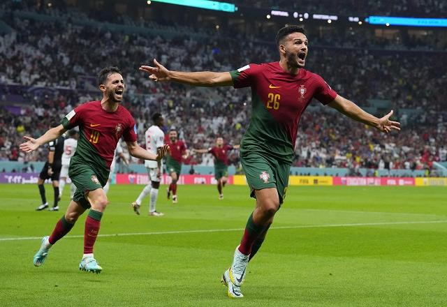 Imagem da noticia Gonçalo Ramos é o mais jovem desde Pelé a marcar hat-trick em mata-mata de Copa
