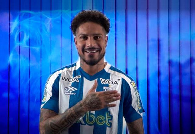 Imagem da noticia Campeão mundial pelo Corinthians, Paolo Guerrero assina com o Avaí