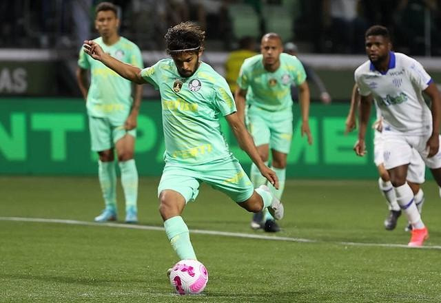 Imagem da noticia Palmeiras vence o Avaí e abre vantagem na liderança do Brasileirão