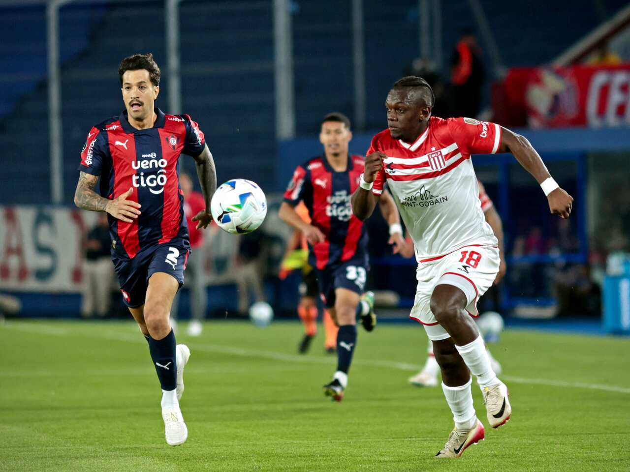 Imagem da noticia Nos acréscimos, Estudiantes arranca vitória sobre o Cerro Porteño na Libertadores