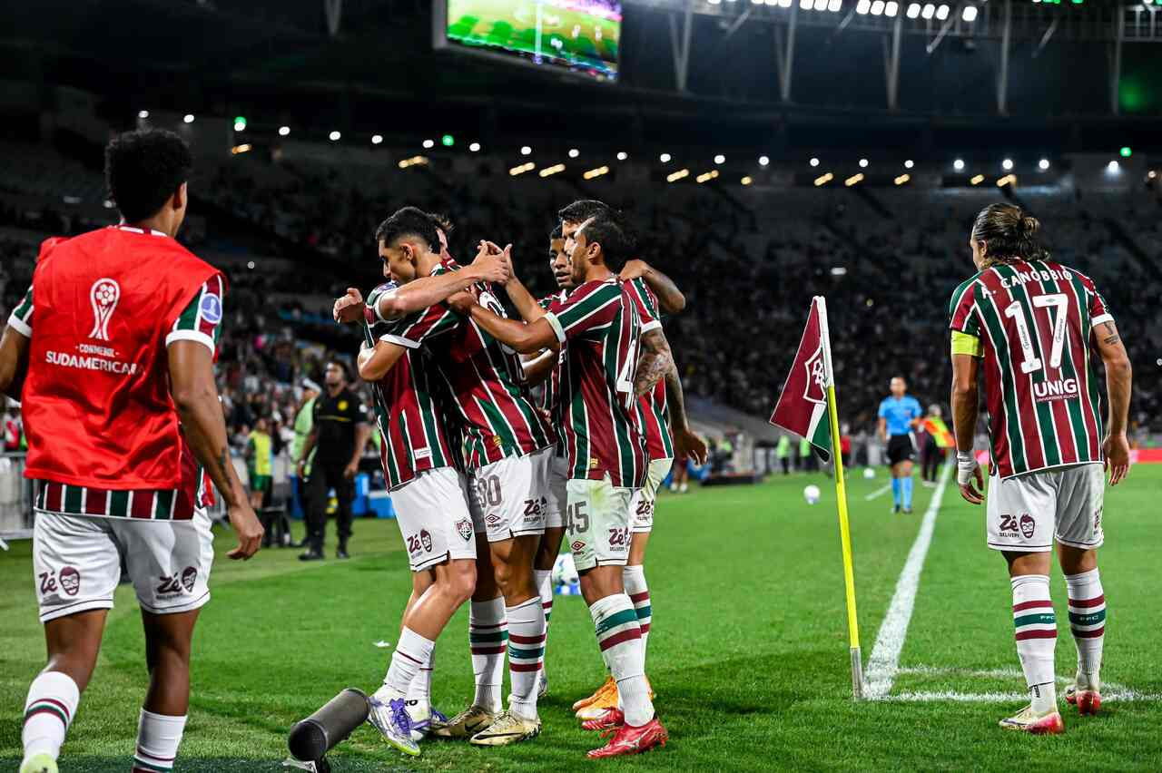 Imagem da noticia Fluminense vence e se garante nas quartas da Sul-Americana