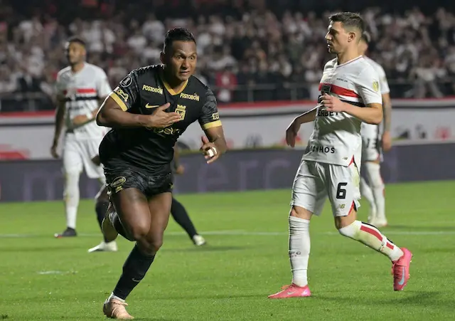 Morelos retorna de empréstimo, mas Santos avalia futuro Morelos retorna de empréstimo, mas Santos avalia futuro