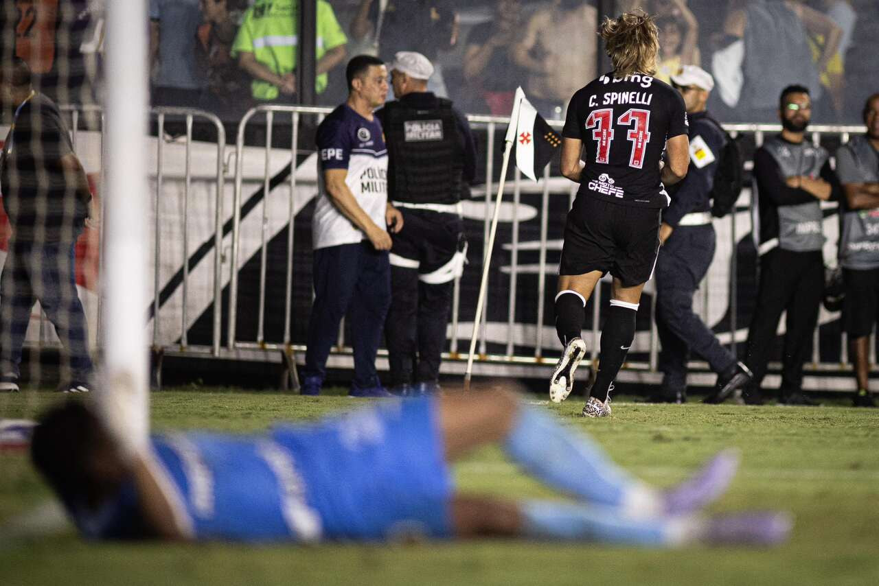 Imagem da noticia Nos pênaltis, Vasco bate o Volta Redonda e avança às semifinal do Carioca