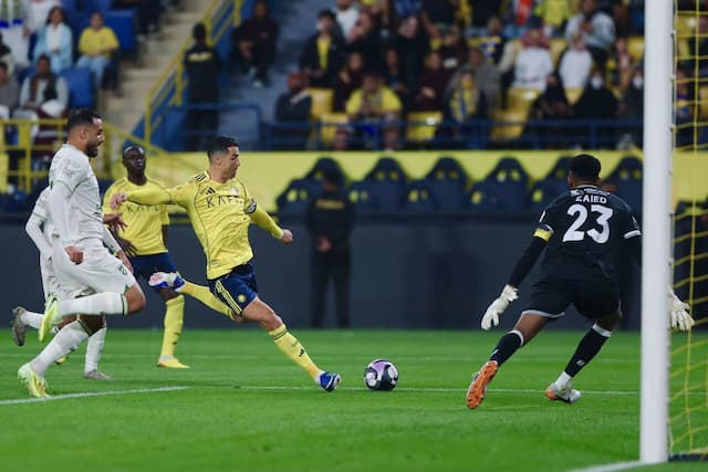 Cristiano Ronaldo brilha, Al-Nassr goleia e vira líder do Saudita Cristiano Ronaldo brilha, Al-Nassr goleia e vira líder do Saudita