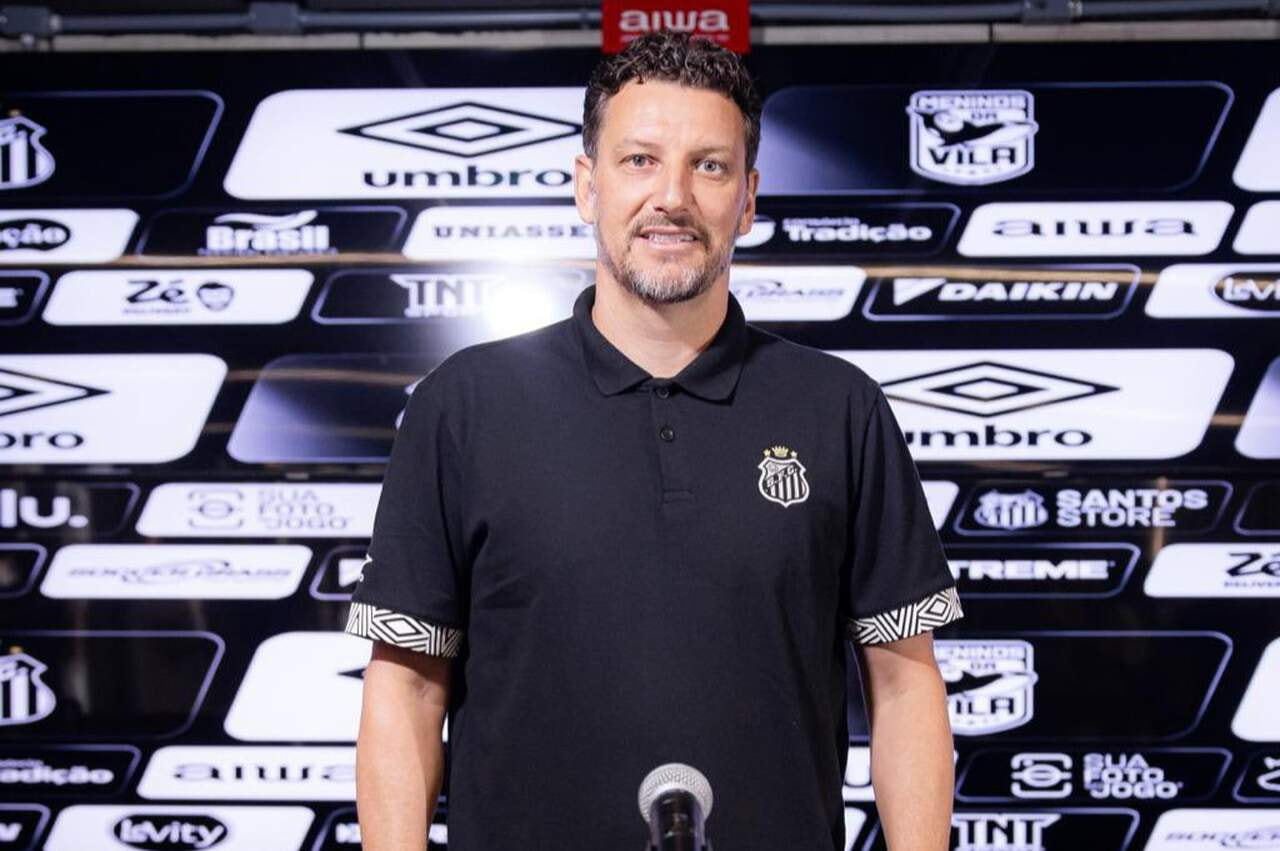 Imagem da noticia Elano vê que Neymar “não está feliz” e cobra torcedor do Santos: "Pegar mais leve"