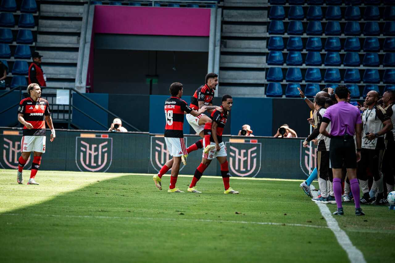 Imagem da noticia Flamengo derrota Olímpia e avança à final da Libertadores sub-20
