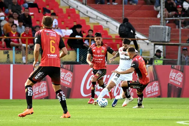 Com gol olímpico, Santos perde para Deportivo Cuenca na altitude Com gol olímpico, Santos perde para Deportivo Cuenca na altitude