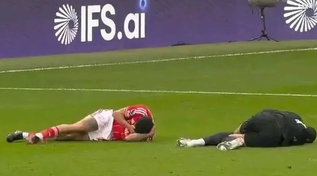 Imagem da noticia Jogador do Forest mostra rosto deformado depois de choque com goleiro do Chelsea