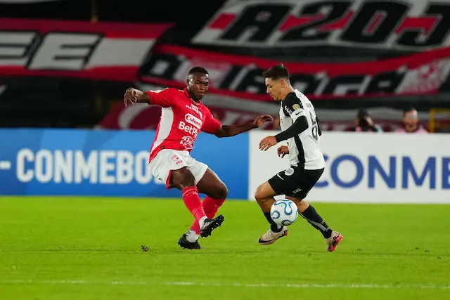 Corinthians busca empate nos acréscimos contra o Santa Fe Corinthians busca empate nos acréscimos contra o Santa Fe