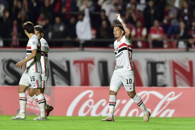 Luciano pede ajuda a Dorival para recuperar confiança do elenco do São Paulo Luciano pede ajuda a Dorival para recuperar confiança do elenco do São Paulo