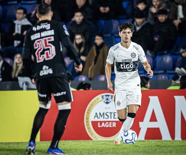 Vasco leva virada do Olimpia e se complica por vaga direta na Sul-Americana Vasco leva virada do Olimpia e se complica por vaga direta na Sul-Americana