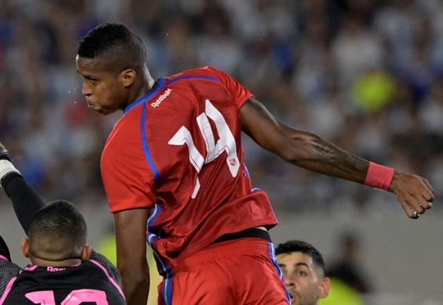 Imagem da noticia Jogador da seleção do Panamá é baleado e morto aos 26 anos