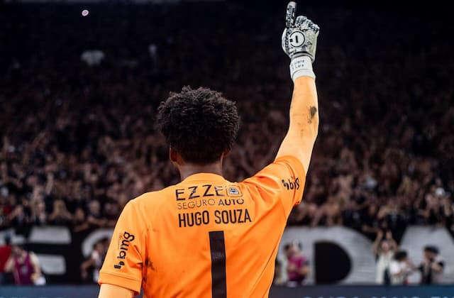 Na mira da Europa, Hugo Souza chega a dez pênaltis defendidos no Corinthians Na mira da Europa, Hugo Souza chega a dez pênaltis defendidos no Corinthians