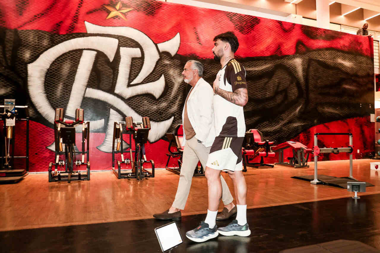 Imagem da noticia Paquetá é regularizado e pode estrear pelo Flamengo na Supercopa