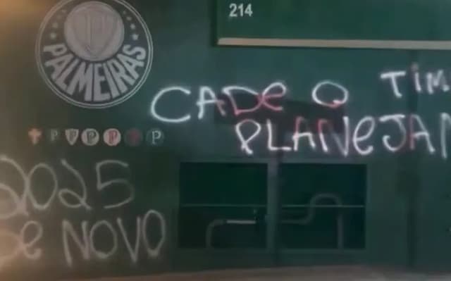 Muros do Palmeiras são pichados após goleada para o Novorizontino Muros do Palmeiras são pichados após goleada para o Novorizontino