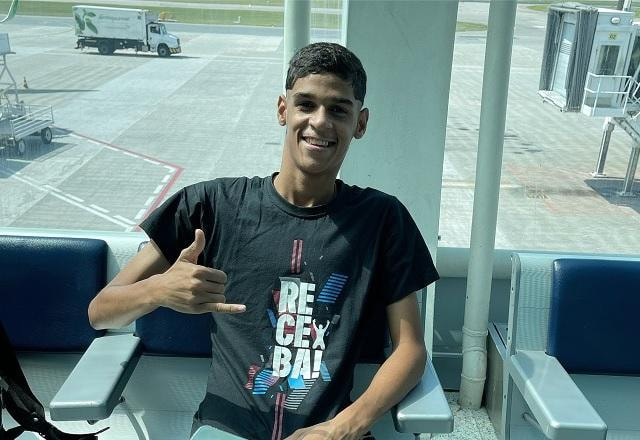 Imagem da noticia Pelé agradece mensagem de Luva de Pedreiro: "Sua homenagem me fez sorrir"