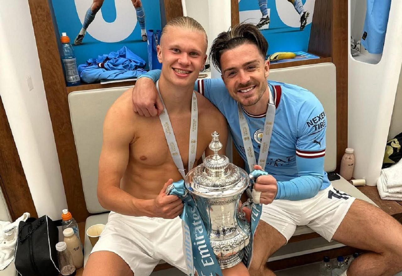 Imagem da noticia Haaland manda recado para Jack Grealish a caminho dos EUA: “Cadê você?”