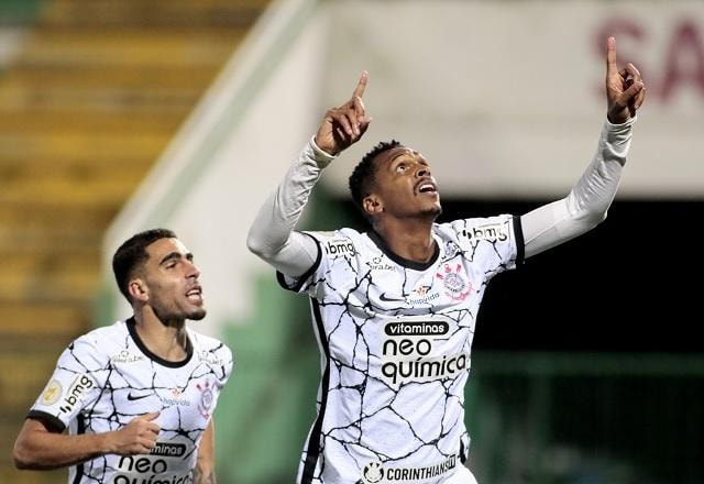 Imagem da noticia Jô, ex-Corinthians, anuncia aposentadoria do futebol: "Encerro o ciclo"