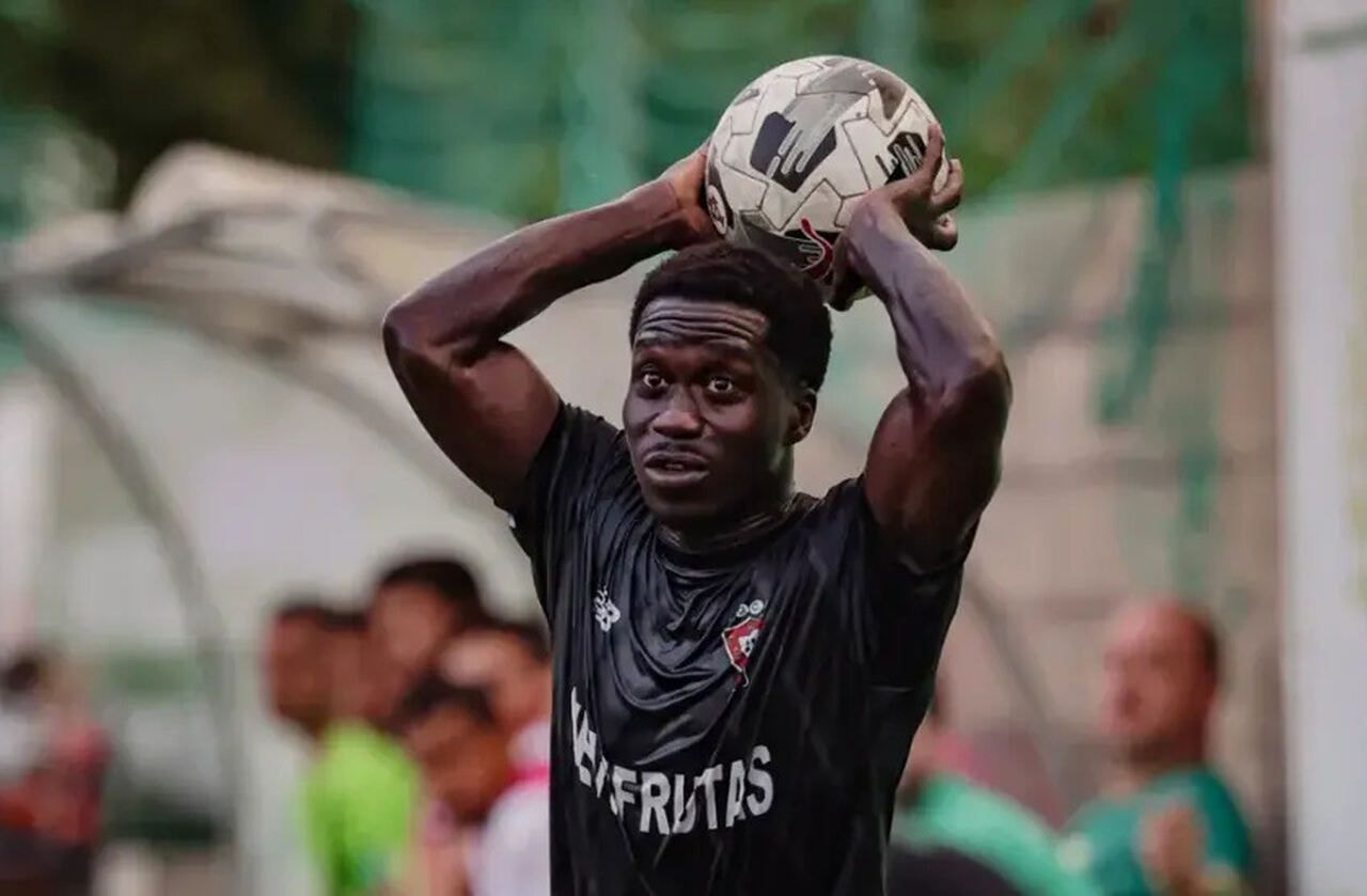 Imagem da noticia Jogador de 27 anos morre durante partida em Portugal