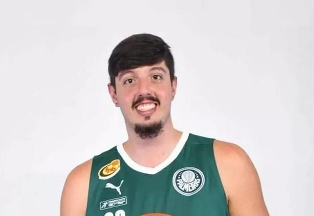Imagem da noticia Jogador de basquete do Palmeiras está na UTI após grave acidente de carro