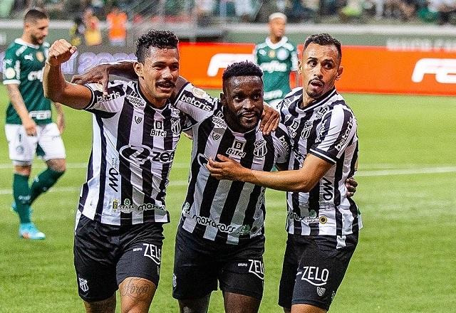 Imagem da noticia Ceará faz três e surpreende Palmeiras, que estreia com derrota no Brasileirão