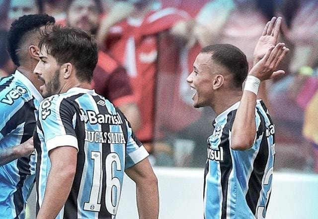 Imagem da noticia Grêmio aproveita erros do Inter e abre três de vantagem nas semifinais