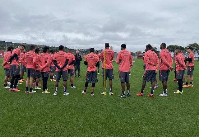 Imagem da noticia Jogadores do Inter boicotam treino por atraso no pagamento dos direitos de imagem