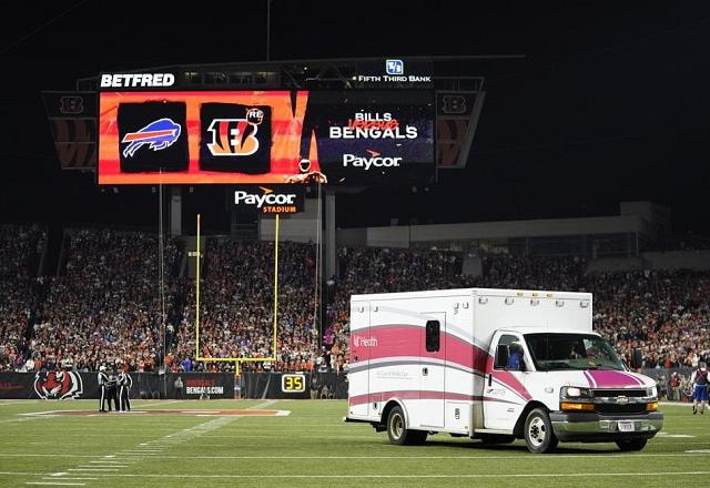 Imagem da noticia NFL não vai remarcar jogo interrompido por parada cardíaca de jogador