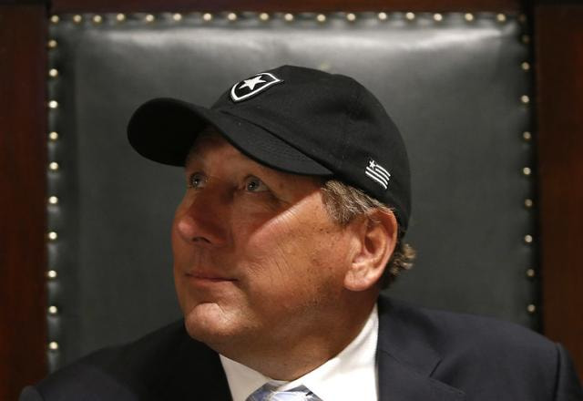 Imagem da noticia John Textor, dono da SAF do Botafogo, é suspenso pelo STJD