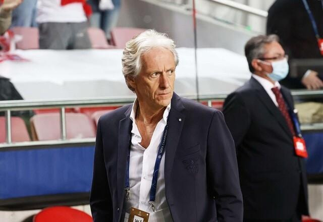 Imagem da noticia Jorge Jesus volta a Portugal e nega possível retorno ao Flamengo