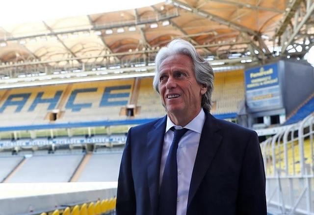 Imagem da noticia Jorge Jesus é anunciado como novo técnico do Al Hilal, da Arábia Saudita
