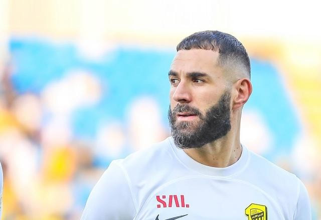 Imagem da noticia Função de Romarinho no Al Ittihad gera atrito entre Benzema e técnico