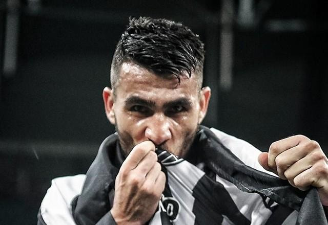 Imagem da noticia Atlético-MG anuncia retorno de zagueiro Junior Alonso por empréstimo